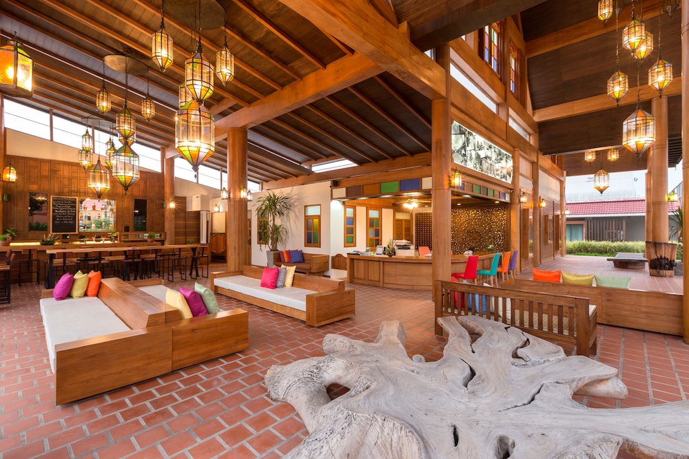 Naina Resort & Spa — Hotel building in Patong Beach, Phuket Province