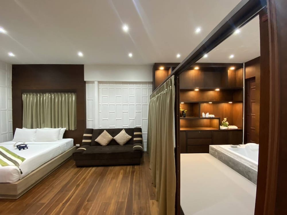 Naina Resort & Spa — Hotel rooms in Patong Beach, Phuket Province