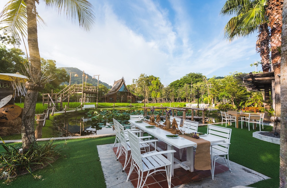 Naina Resort & Spa — Restaurant & bars in Patong Beach, Phuket Province