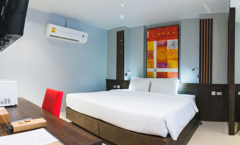 Naina Resort & Spa — Hotel rooms in Patong Beach, Phuket Province