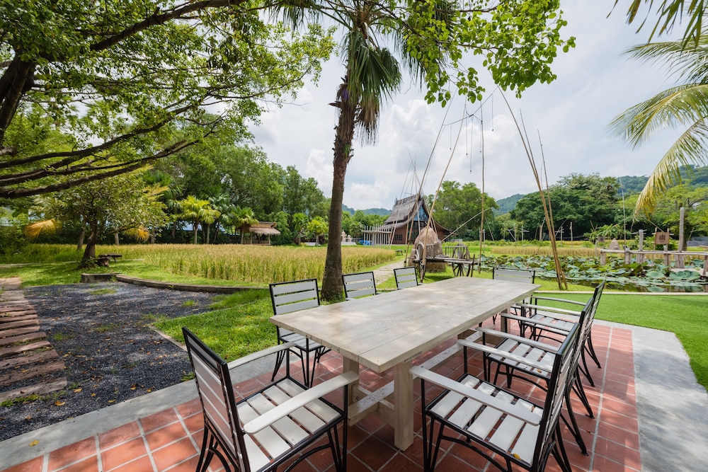 Naina Resort & Spa — Restaurant & bars in Patong Beach, Phuket Province