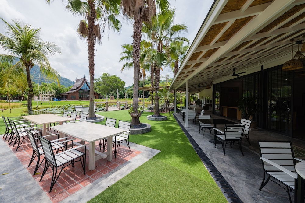 Naina Resort & Spa — Restaurant & bars in Patong Beach, Phuket Province