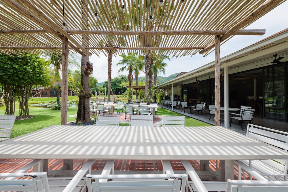 Naina Resort & Spa — Restaurant & bars in Patong Beach, Phuket Province