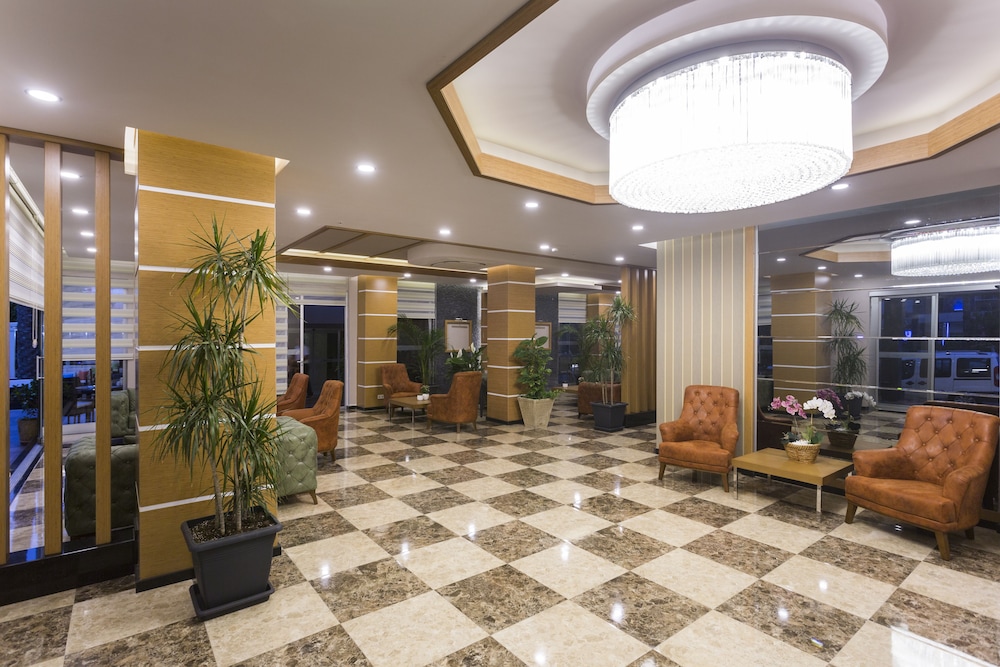 Lonicera City Hotel — Hotel building in Alanya