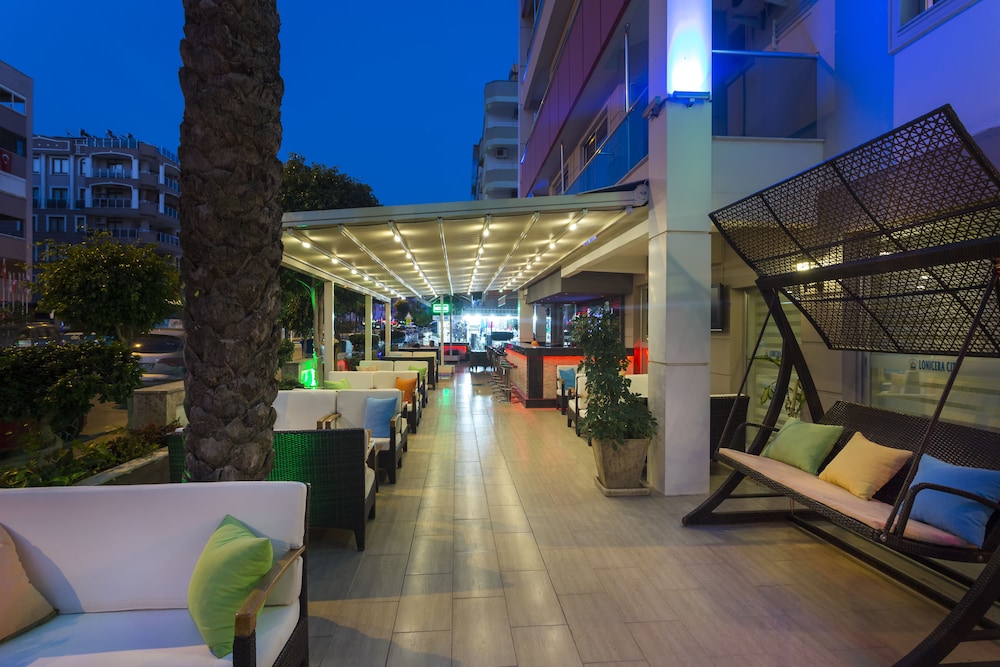Lonicera City Hotel — Restaurant & bars in Alanya