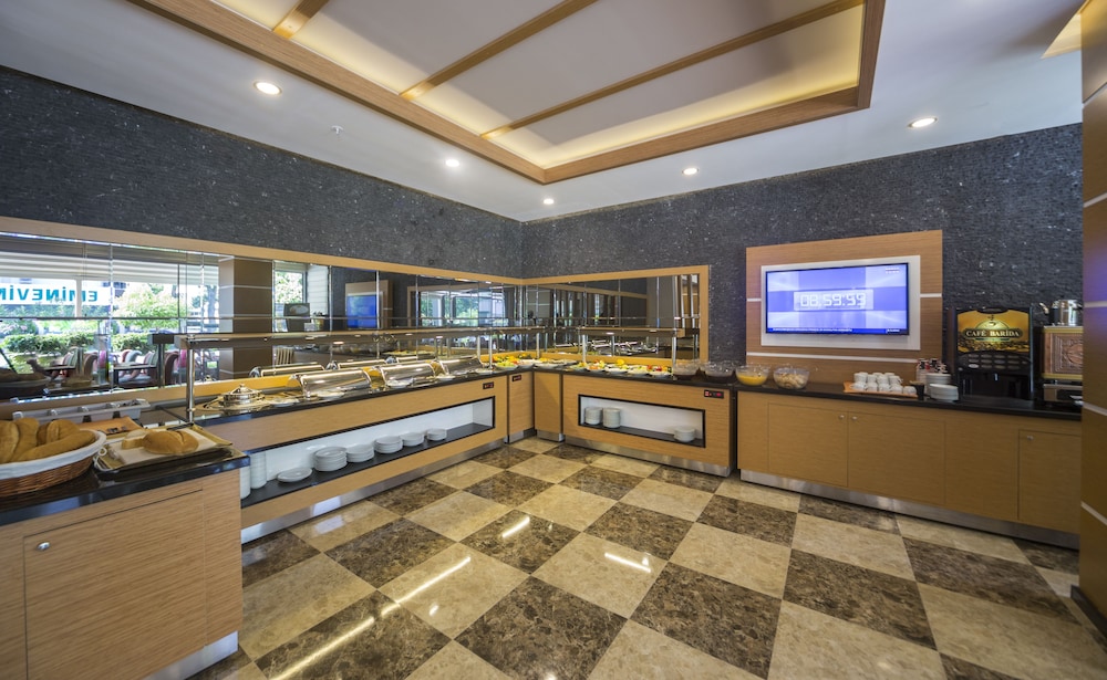 Lonicera City Hotel — Restaurant & bars in Alanya