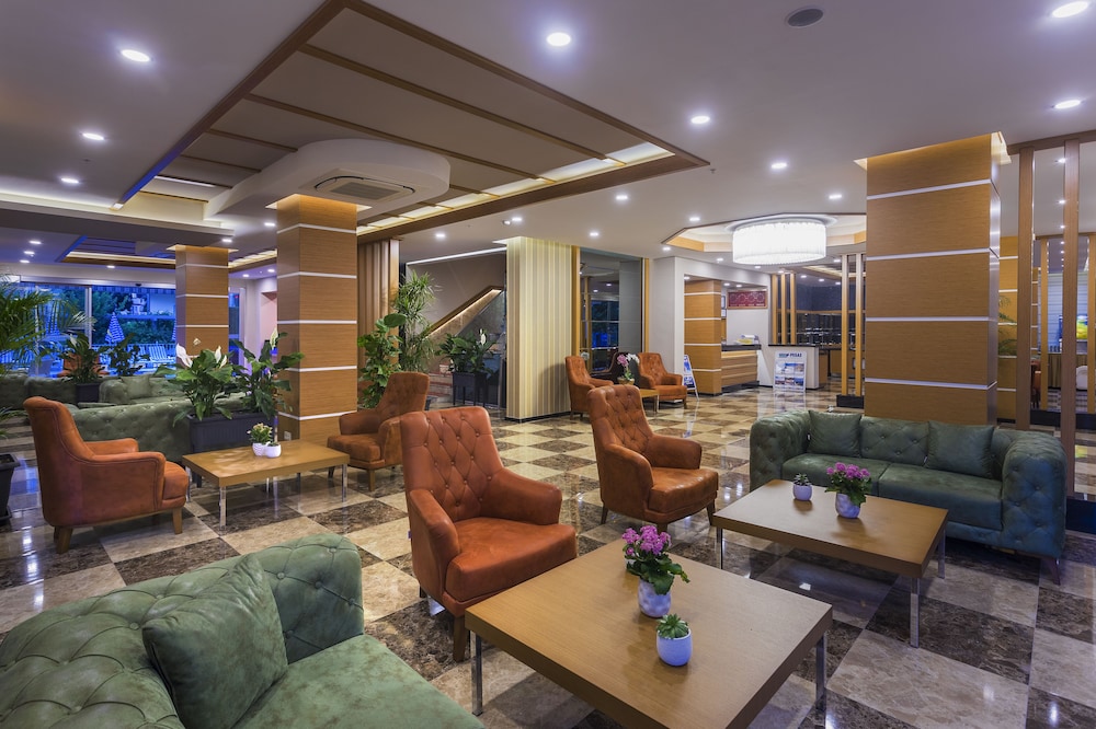 Lonicera City Hotel — Hotel building in Alanya