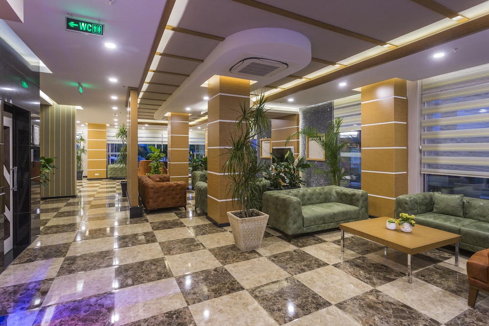 Lonicera City Hotel — Hotel building in Alanya