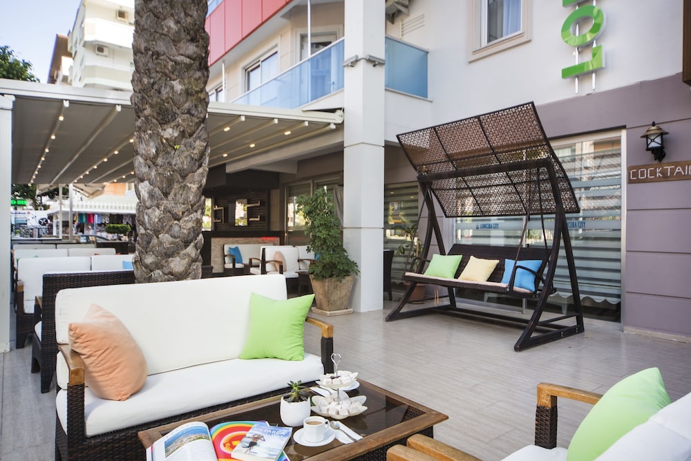 Lonicera City Hotel — Hotel building in Alanya