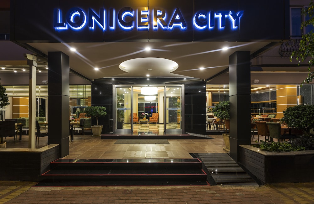 Lonicera City Hotel — Hotel building in Alanya