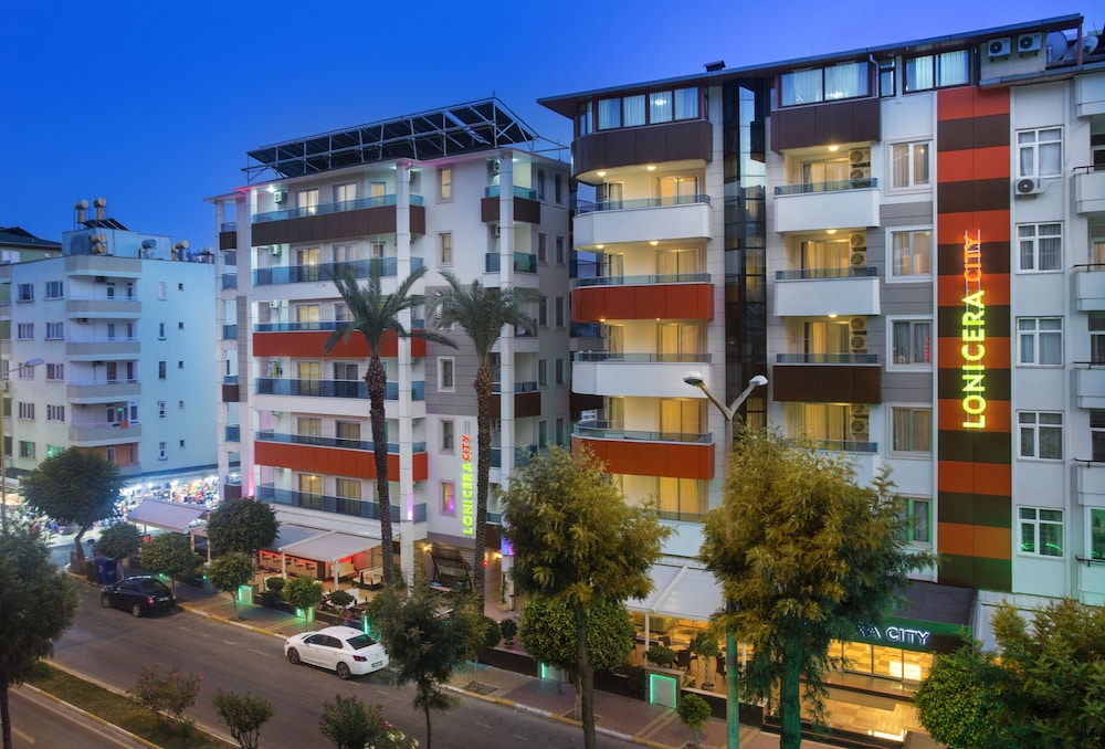 Lonicera City Hotel — Hotel building in Alanya
