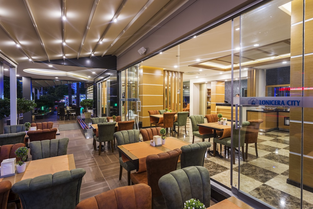 Lonicera City Hotel — Restaurant & bars in Alanya