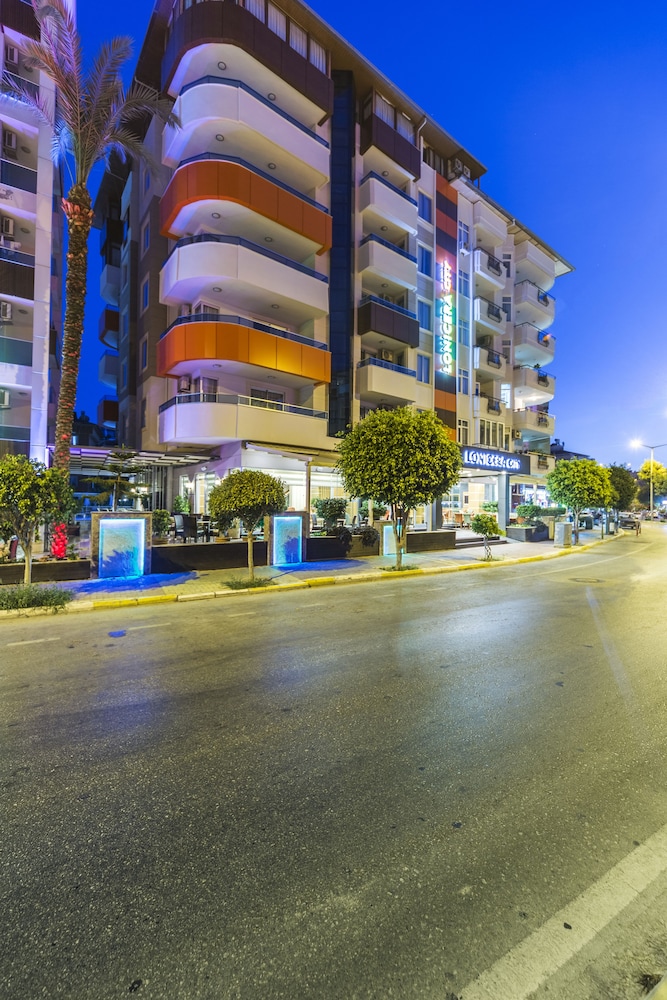 Lonicera City Hotel — Hotel building in Alanya