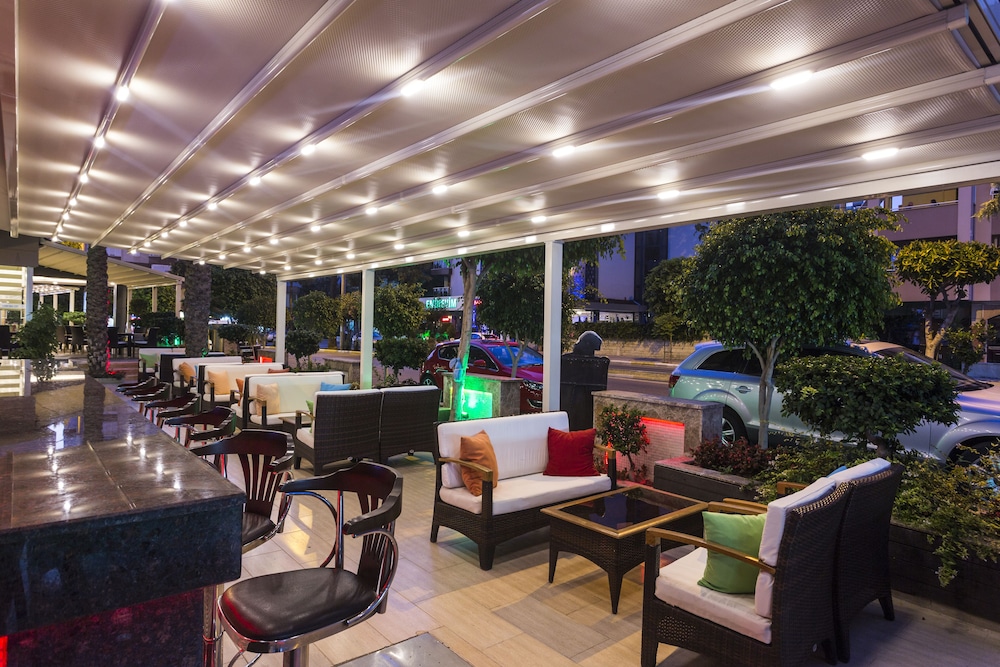 Lonicera City Hotel — Restaurant & bars in Alanya