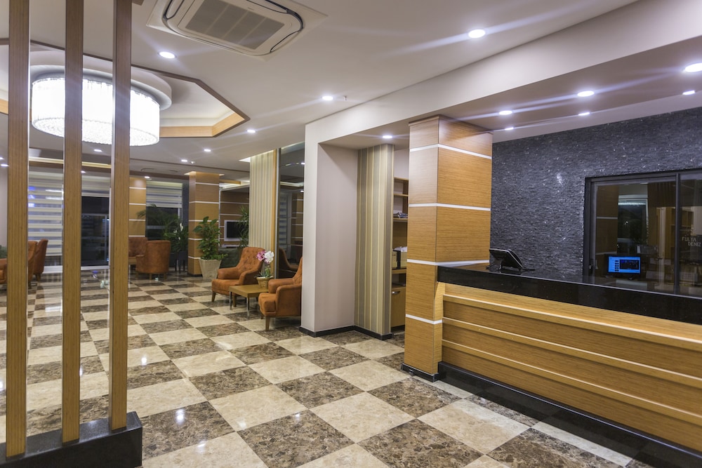 Lonicera City Hotel — Hotel building in Alanya