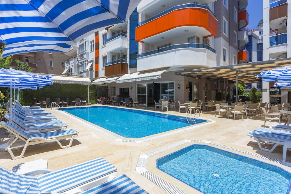 Lonicera City Hotel — Main photo in Alanya