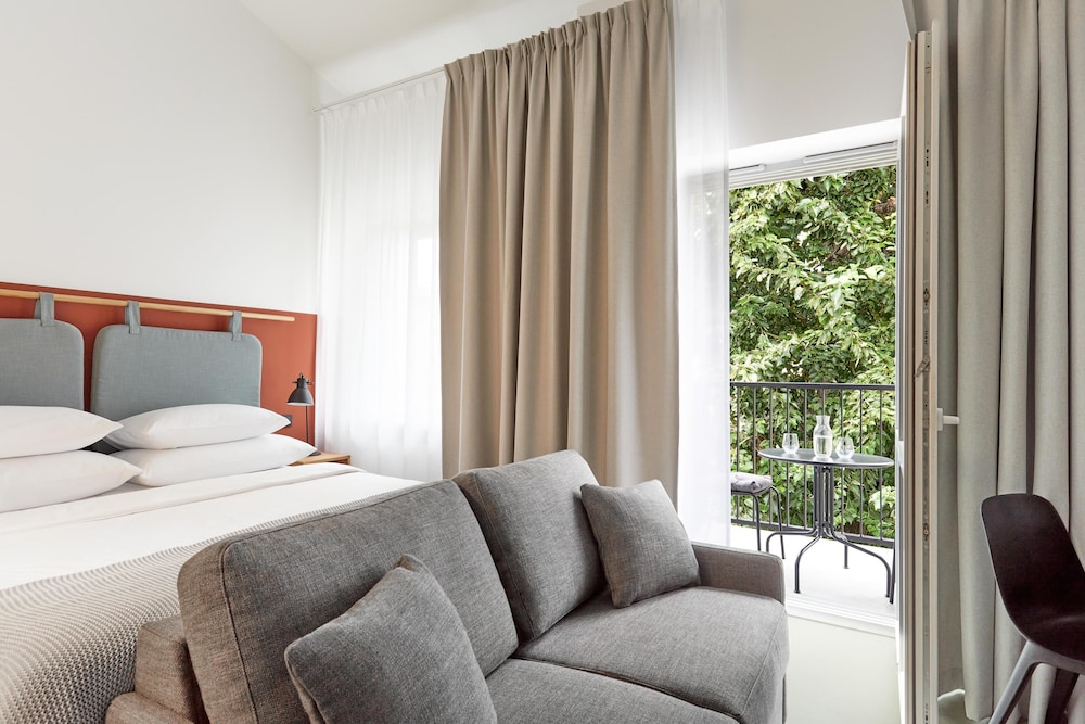 Plantonia — Hotel rooms in Krakow, Lesser Poland