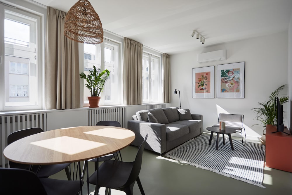 Plantonia — Hotel rooms in Krakow, Lesser Poland
