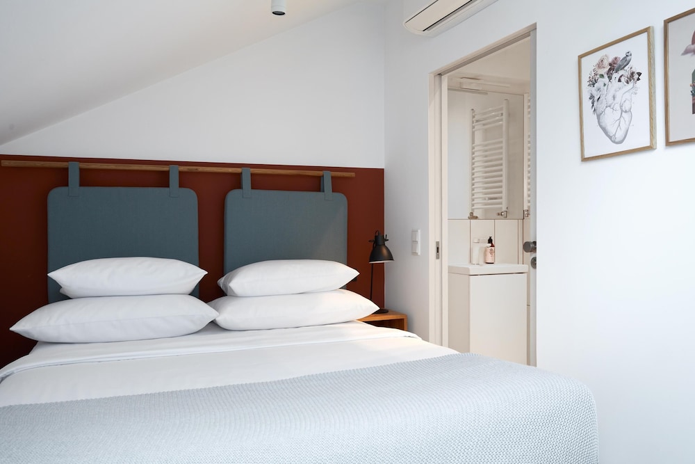 Plantonia — Hotel rooms in Krakow, Lesser Poland