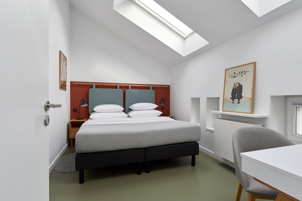 Plantonia — Hotel rooms in Krakow, Lesser Poland