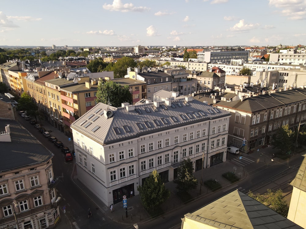 Plantonia — Hotel building in Krakow, Lesser Poland