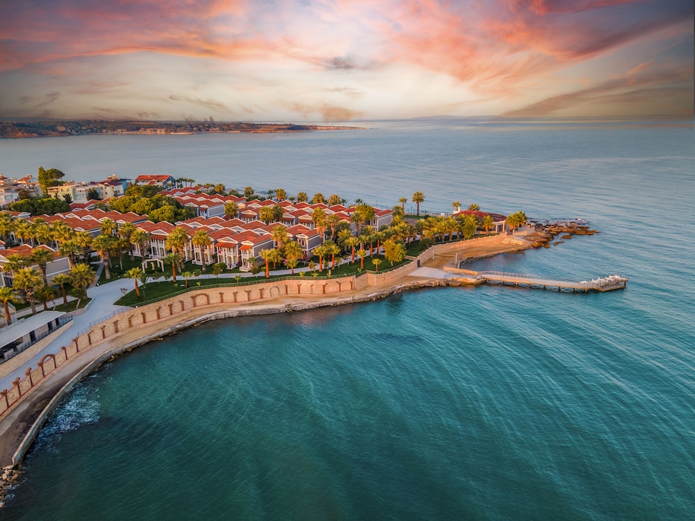 Lucas Didim Resort — Hotel building in Didim, Aydin