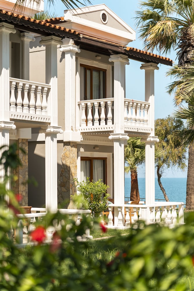 Lucas Didim Resort — Hotel building in Didim, Aydin