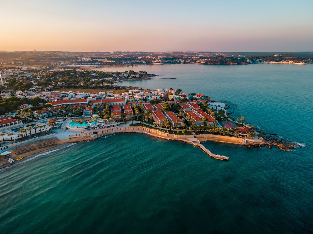 Lucas Didim Resort — Hotel building in Didim, Aydin