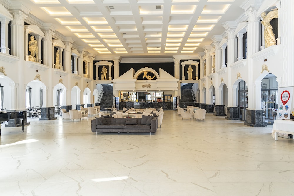 Lucas Didim Resort — Hotel building in Didim, Aydin