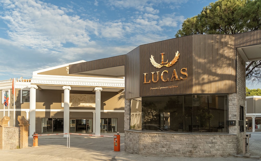 Lucas Didim Resort — Hotel building in Didim, Aydin