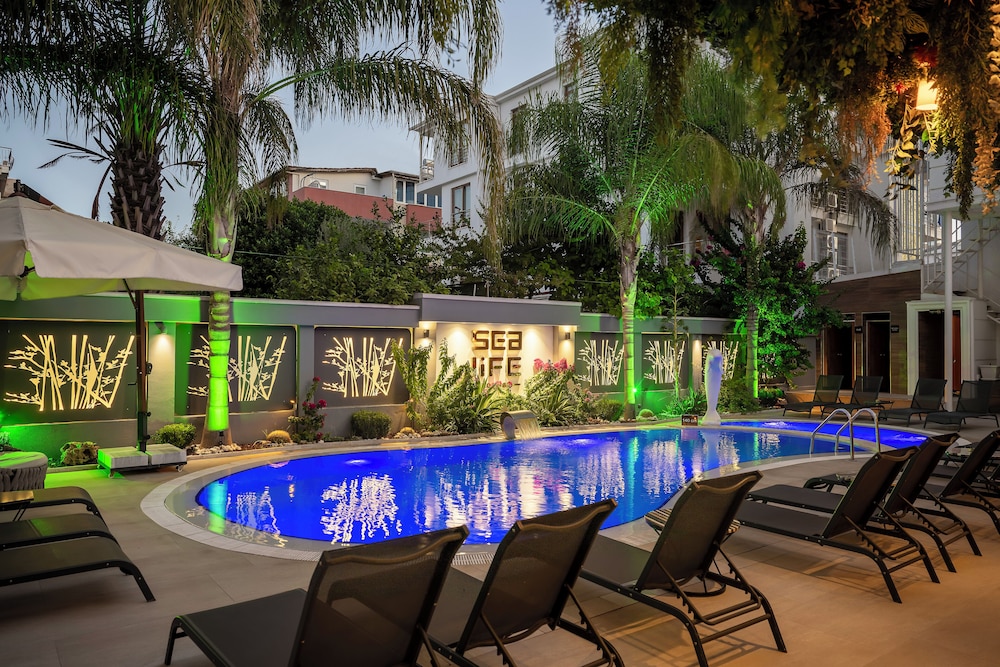 Sealife Lounge Hotel - Adult Only — Swimming pool in Antalya