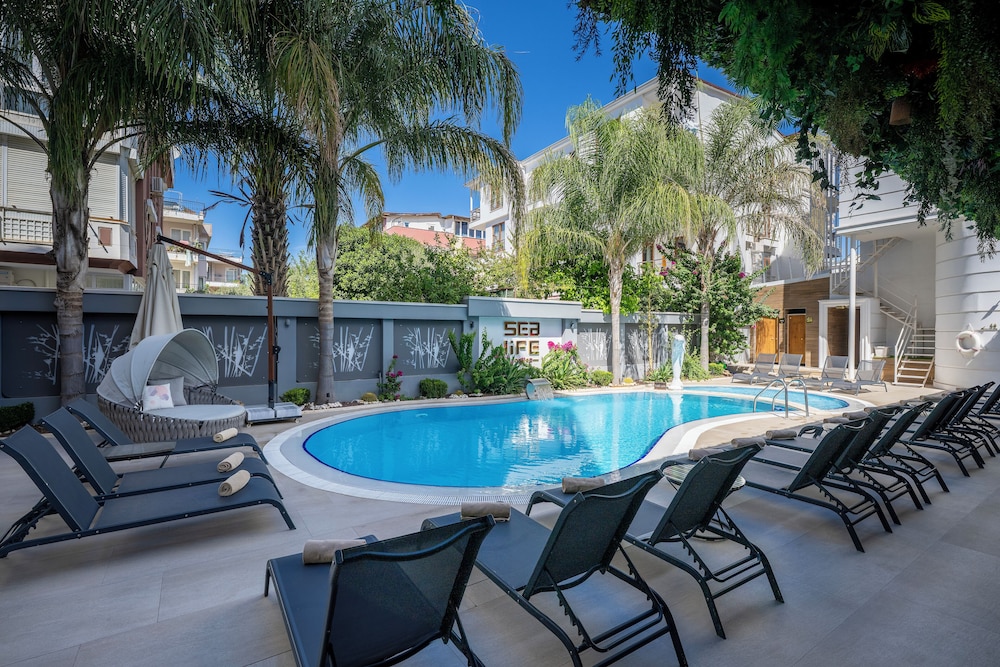 Sealife Lounge Hotel - Adult Only — Swimming pool in Antalya