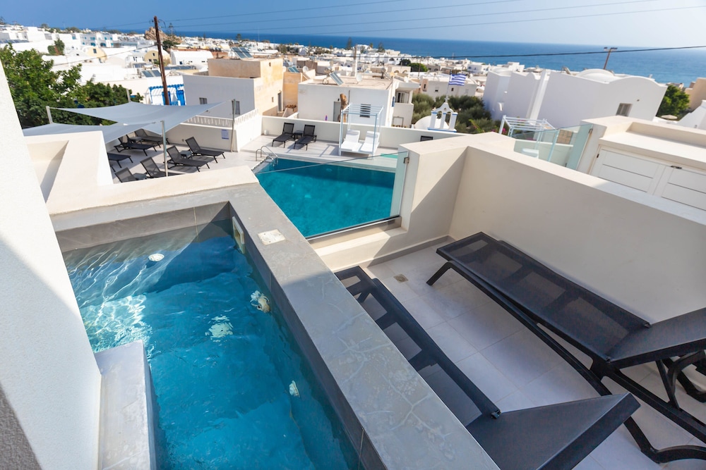 Mar n Mar Crown Hotel and Suites — Main photo in Kamari, South Aegean