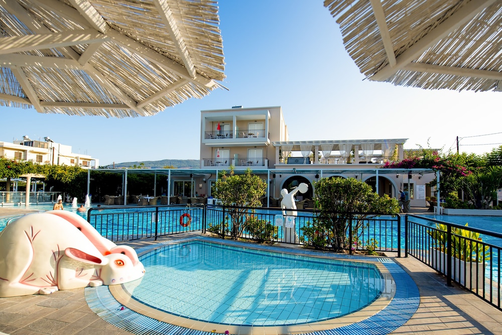 Peridis Family Resort - zdjęcie 4