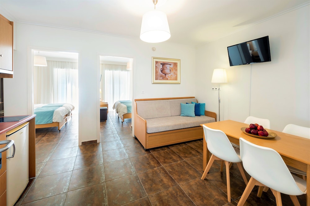 Peridis Family Resort — Hotel rooms in Kos Town, South Aegean