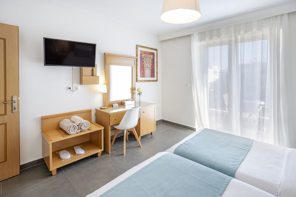 Peridis Family Resort — Hotel rooms in Kos Town, South Aegean