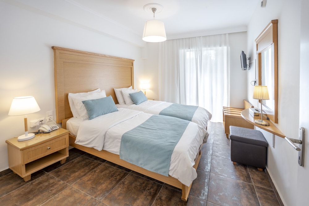 Peridis Family Resort — Hotel rooms in Kos Town, South Aegean