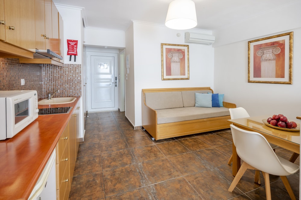 Peridis Family Resort — Hotel rooms in Kos Town, South Aegean