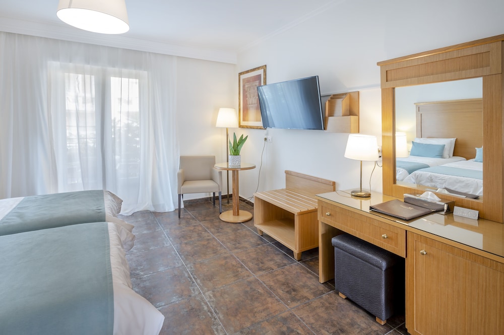 Peridis Family Resort — Hotel rooms in Kos Town, South Aegean