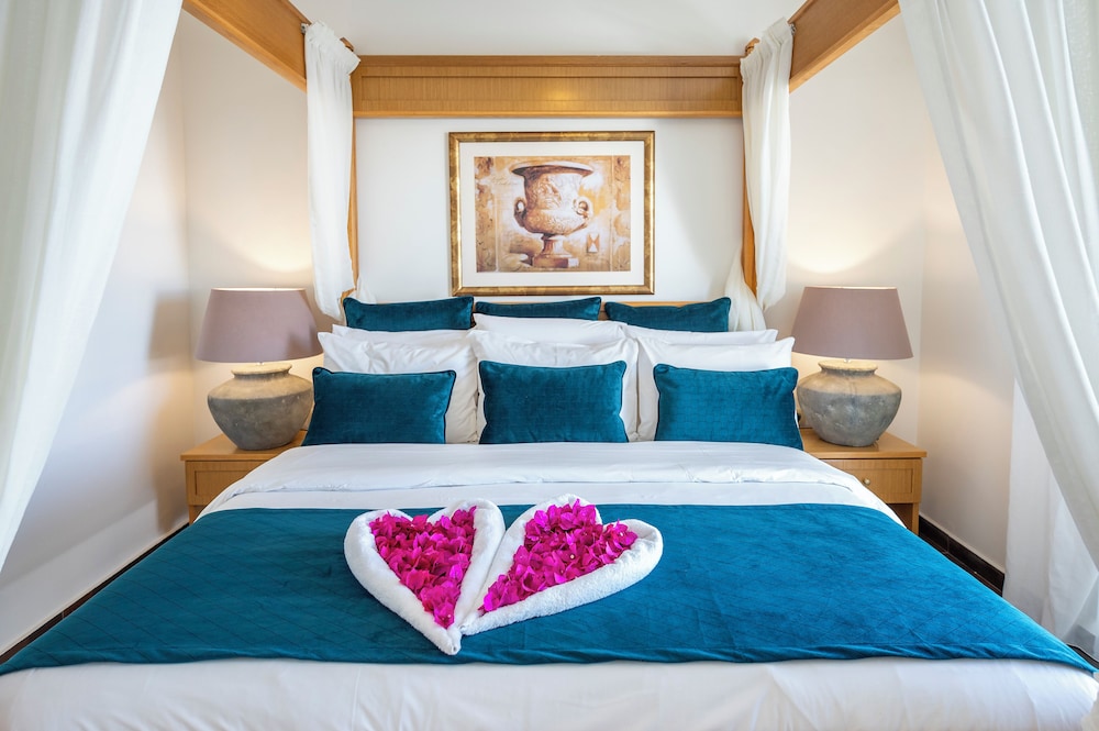 Peridis Family Resort — Hotel rooms in Kos Town, South Aegean