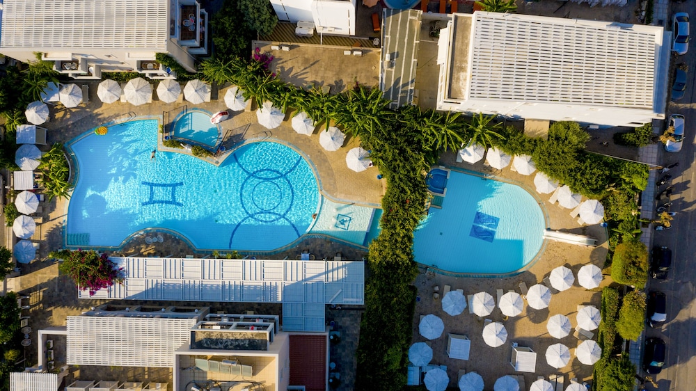 Peridis Family Resort — Swimming pool in Kos Town, South Aegean