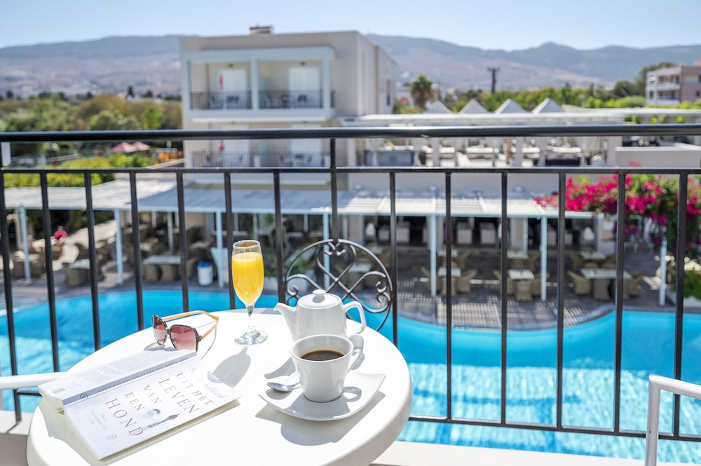 Peridis Family Resort — Swimming pool in Kos Town, South Aegean