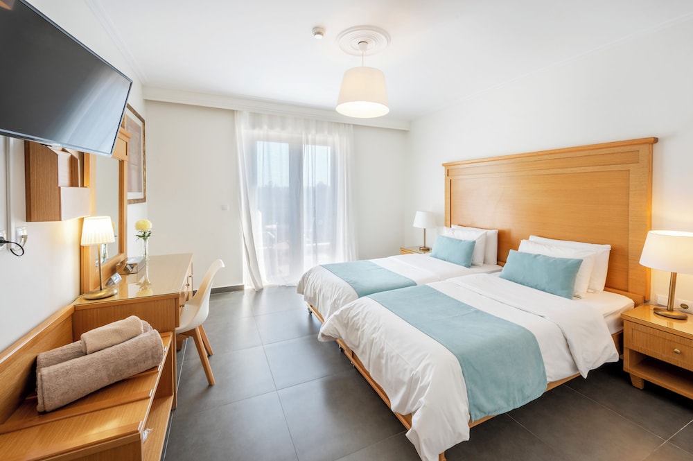 Peridis Family Resort — Hotel rooms in Kos Town, South Aegean