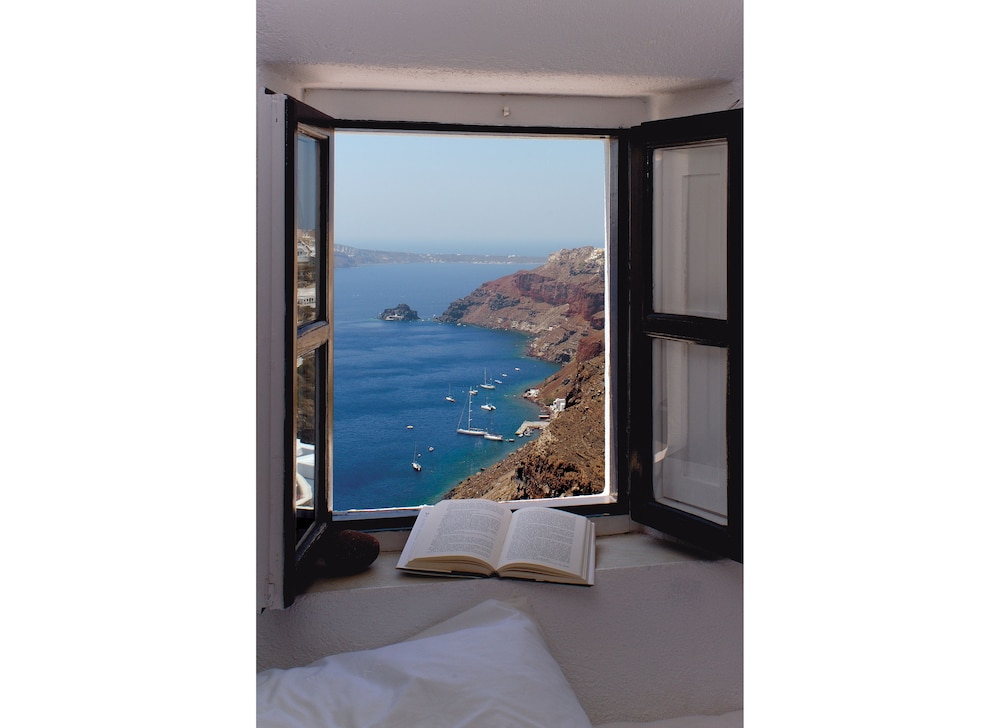 Perivolas — Hotel rooms in Oia, South Aegean