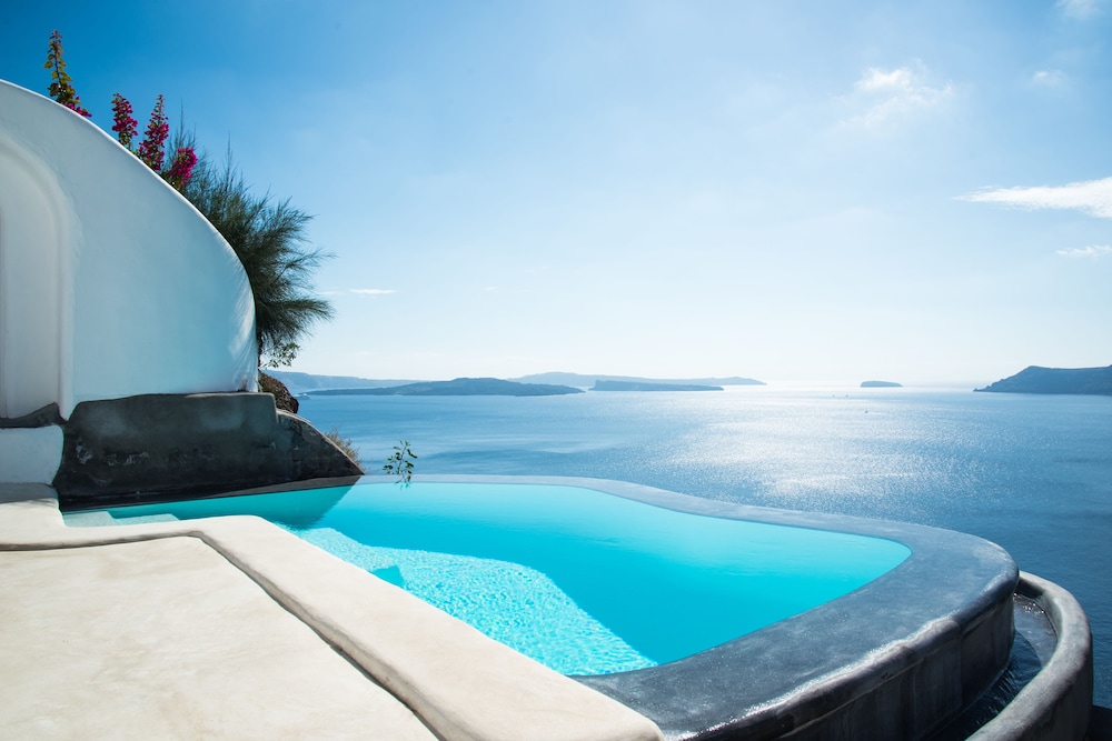 Perivolas — Main photo in Oia, South Aegean