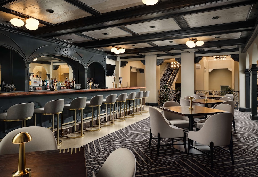 Hotel Flor Tampa Downtown, Tapestry Collection by Hilton — Restaurant & bars in Tampa, Florida