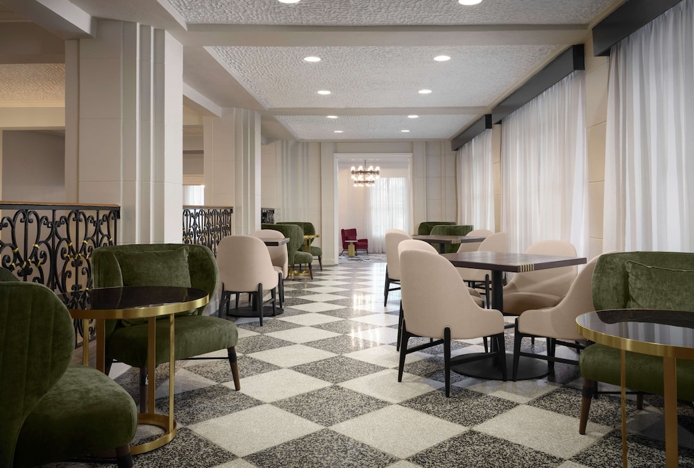 Hotel Flor Tampa Downtown, Tapestry Collection by Hilton — Restaurant & bars in Tampa, Florida