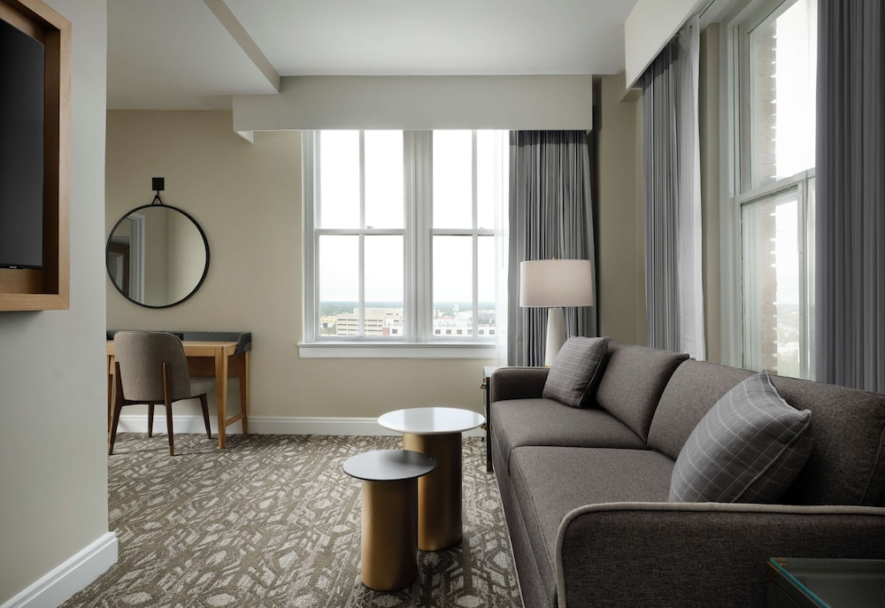 Hotel Flor Tampa Downtown, Tapestry Collection by Hilton — Hotel rooms in Tampa, Florida