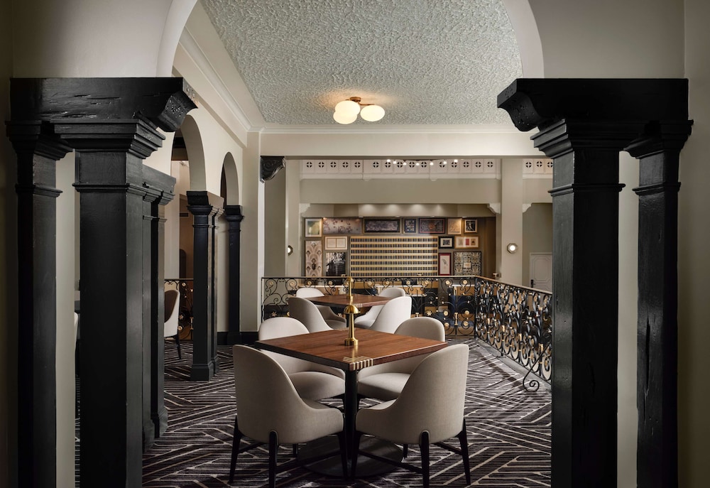 Hotel Flor Tampa Downtown, Tapestry Collection by Hilton — Restaurant & bars in Tampa, Florida