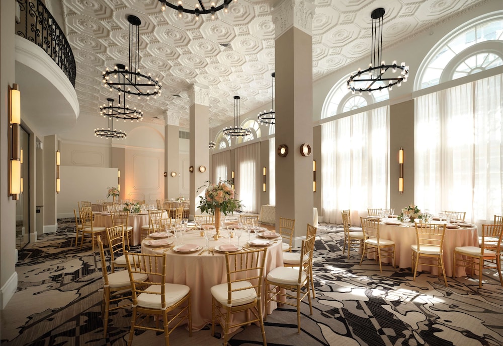 Hotel Flor Tampa Downtown, Tapestry Collection by Hilton — Restaurant & bars in Tampa, Florida
